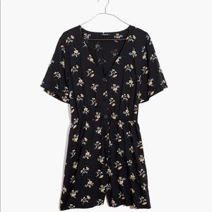 Madewell •• button-front day romper in daisies